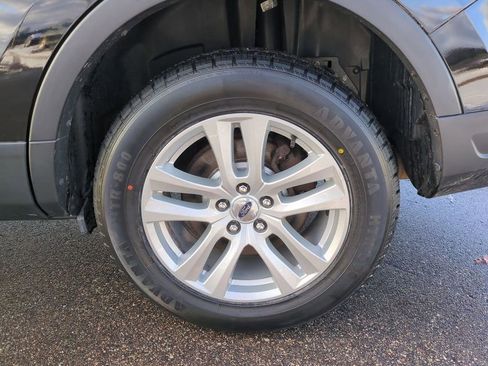 Used 2019 Ford Explorer XLT w/ Equipment Group 201A image 6