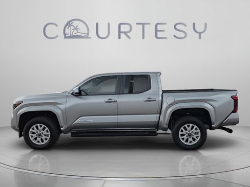 Certified 2025 Toyota Tacoma SR5 RWD image 2