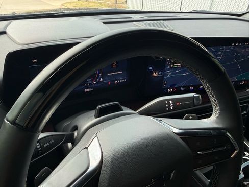 Used 2025 Chevrolet Traverse Z71 w/ Enhanced Driving Package image 24