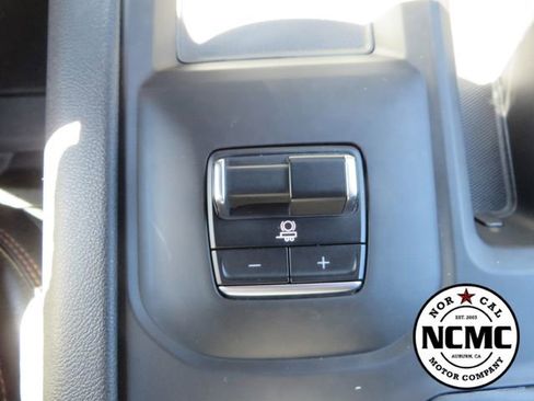 Used 2025 GMC Sierra 2500 AT4 AWD/4WD image 29