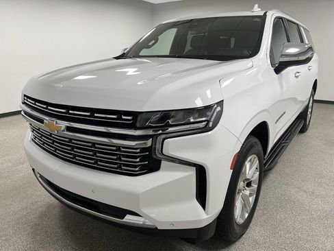 Used 2023 Chevrolet Suburban Premier image 5