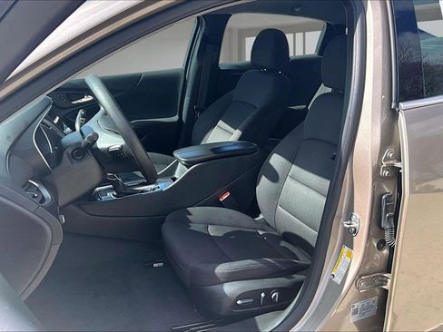 Used 2022 Chevrolet Malibu LT image 25