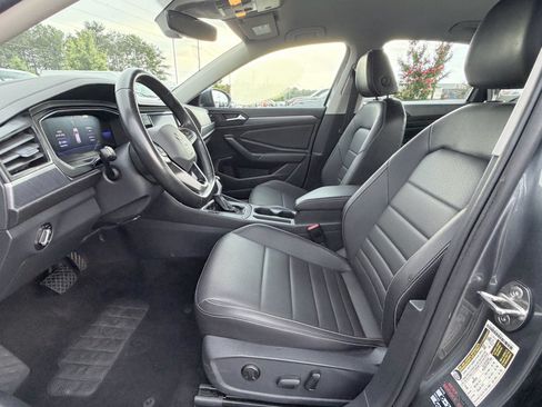 Used 2024 Volkswagen Jetta SE FWD image 21