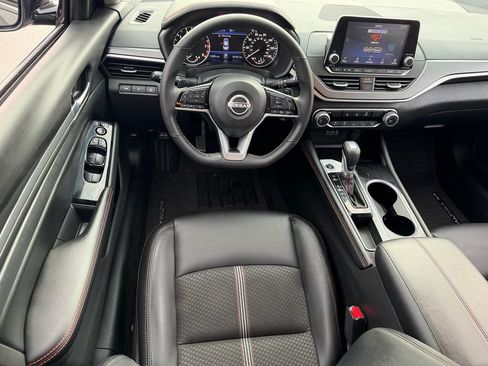 Certified 2025 Nissan Altima 2.5 SR FWD image 13