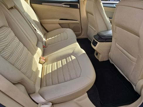 Used 2016 Ford Fusion SE FWD image 20