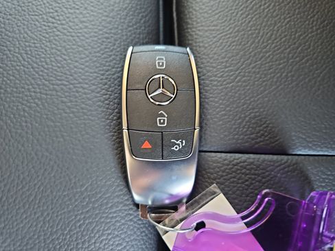 New 2026 Mercedes-Benz GLB 250 image 36
