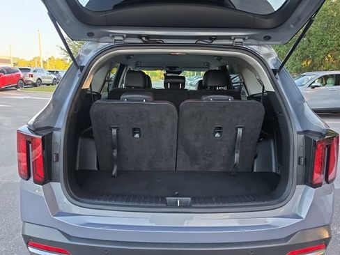 Certified 2025 Kia Sorento S FWD image 6