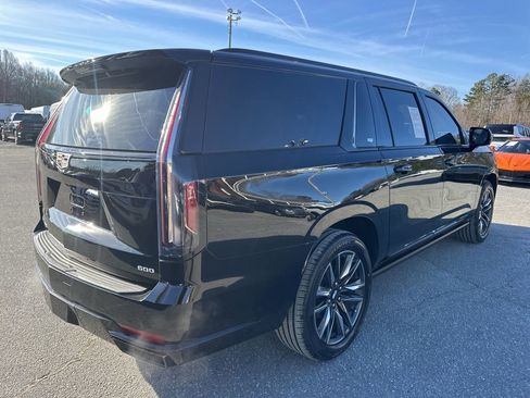 Used 2023 Cadillac Escalade ESV Sport Platinum image 5