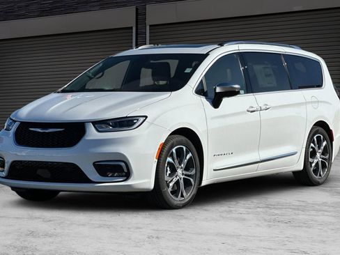 New 2026 Chrysler Pacifica Pinnacle image 9