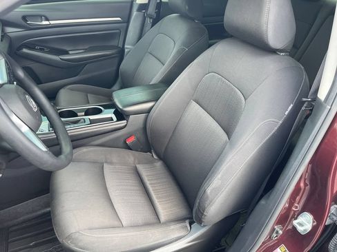 Used 2023 Nissan Altima 2.5 SV FWD image 13