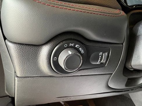 Used 2025 Dodge Durango GT AWD/4WD image 21