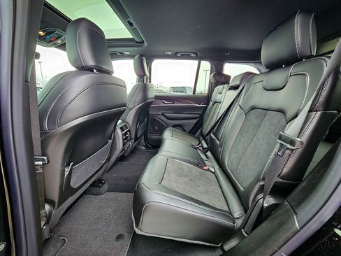 New 2026 Jeep Grand Cherokee Laredo image 31