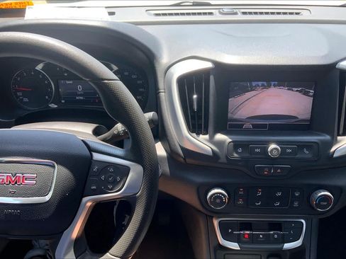 Used 2024 GMC Terrain SLE AWD/4WD image 18