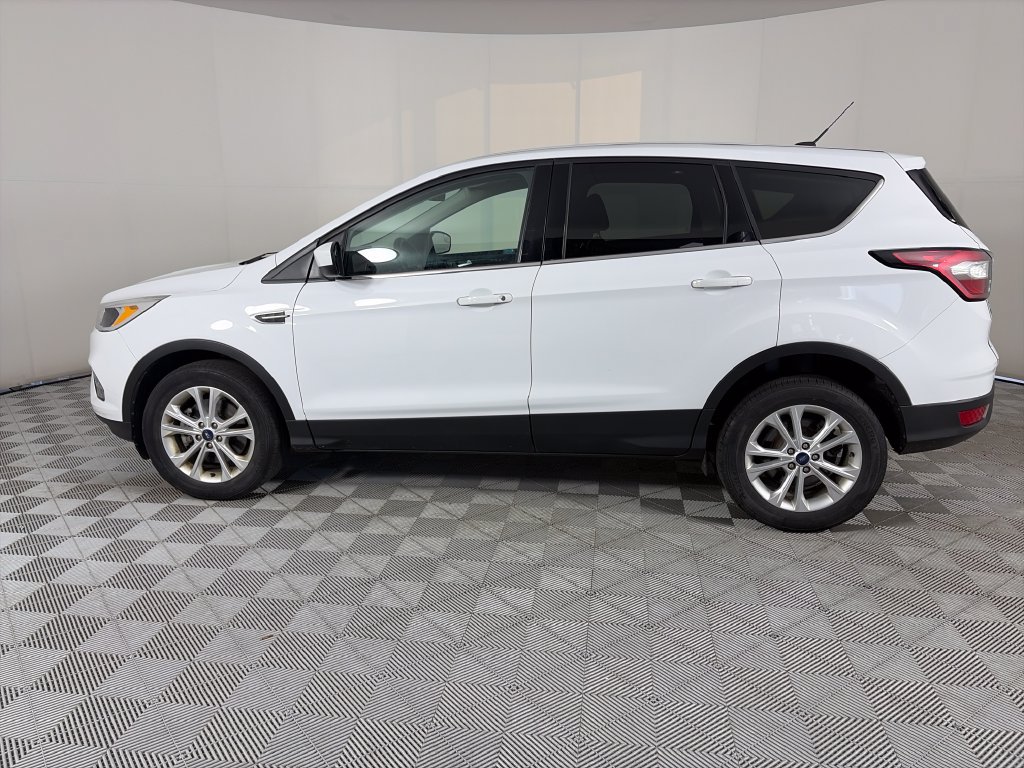 Used 2017 Ford Escape SE AWD/4WD image 4