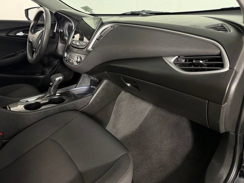 Used 2025 Chevrolet Malibu LT FWD image 14