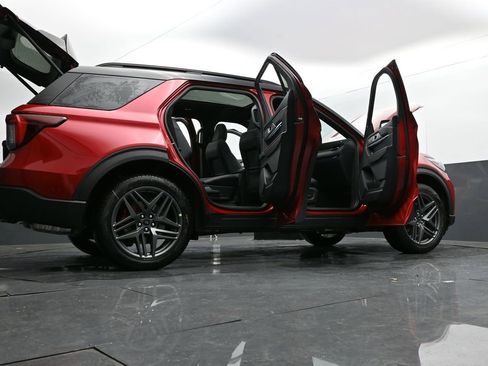 New 2026 Ford Explorer ST-Line w/ ST-Line Street Pack image 41
