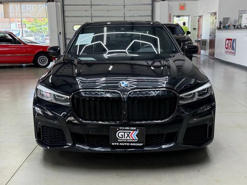 Used 2020 BMW 740i xDrive w/ M Sport Package AWD/4WD image 6