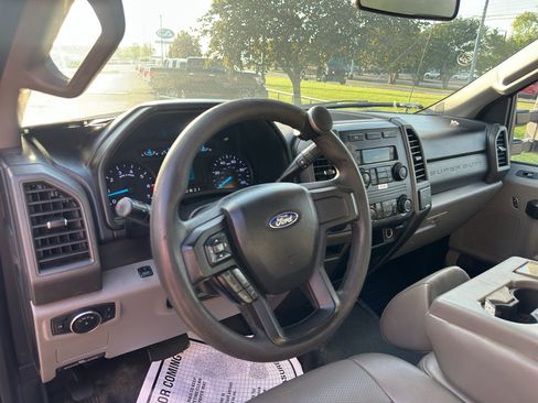 Used 2019 Ford F250 XL w/ Power Equipment Group RWD image 14