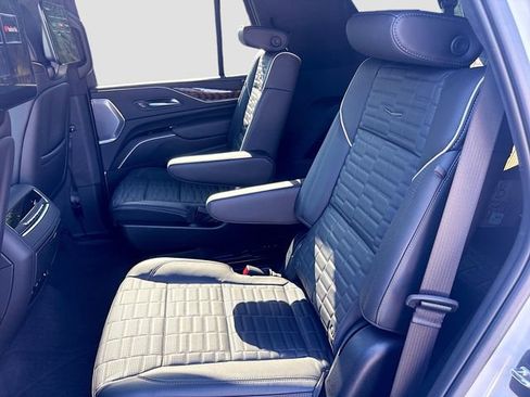 Used 2024 Cadillac Escalade Sport Platinum w/ LPO, ONYX Package image 23