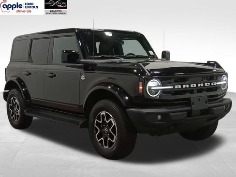 Certified 2025 Ford Bronco Outer Banks AWD/4WD image 1