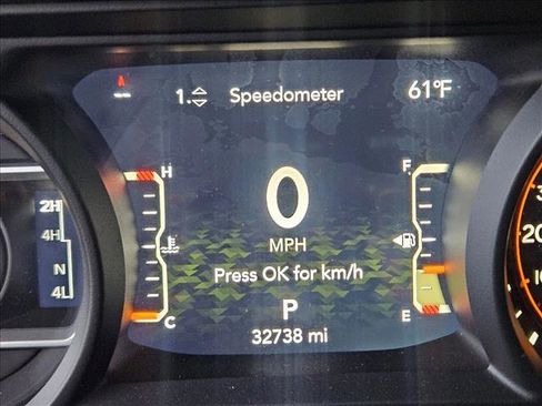 Used 2024 Jeep Gladiator Willys image 10