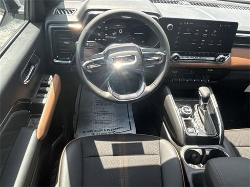 New 2025 GMC Canyon AT4 image 19