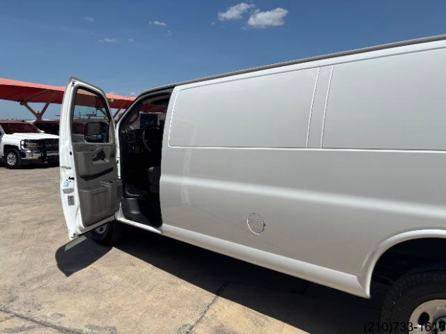 Used 2021 Chevrolet Express 2500 Extended w/ Enhanced Convenience Package RWD image 12