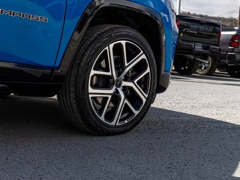 Used 2025 Jeep Compass Limited w/ Elite Group AWD/4WD image 10