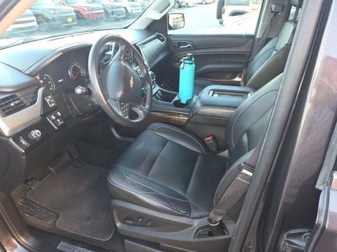 Used 2017 Chevrolet Suburban LT RWD image 8