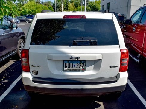 Used 2015 Jeep Patriot Latitude AWD/4WD image 16
