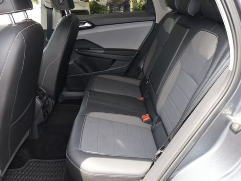 Certified 2023 Volkswagen Taos SE FWD image 15