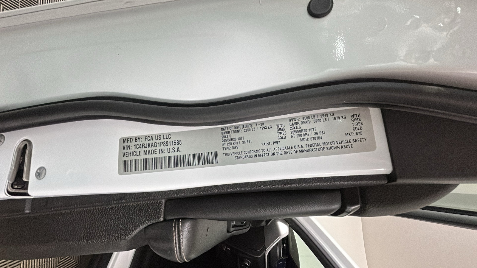 Used 2023 Jeep Grand Cherokee L Altitude AWD/4WD image 12
