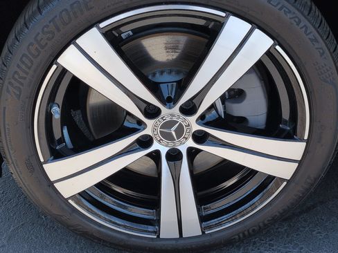 Used 2025 Mercedes-Benz C 300 Sedan image 12