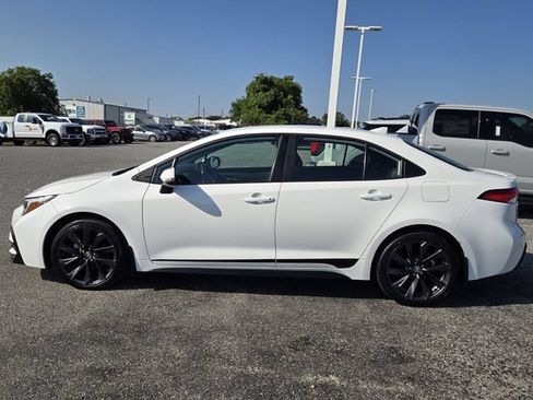 Used 2024 Toyota Corolla SE FWD image 4