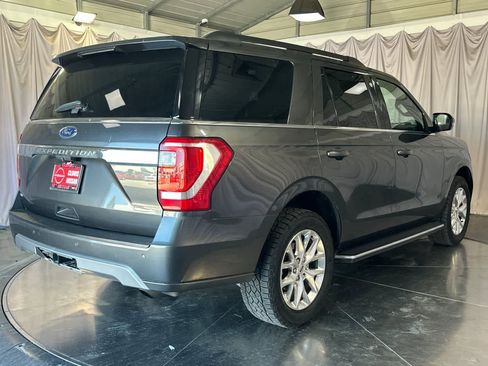 Used 2020 Ford Expedition XLT w/ Equipment Group 202A AWD/4WD image 3