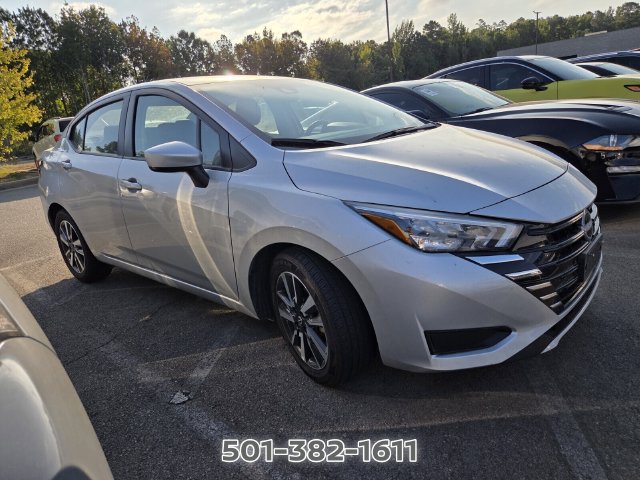 Used 2025 Nissan Versa SV FWD image 5