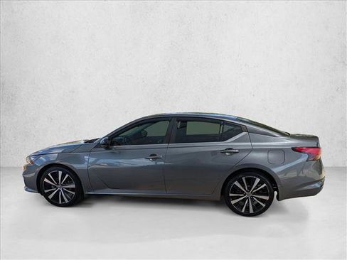 Used 2021 Nissan Altima 2.5 SR w/ SR Premium Package FWD image 8
