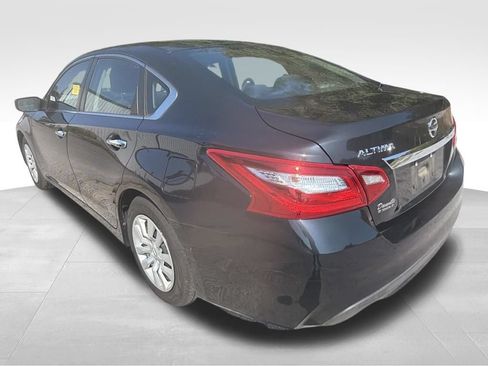 Used 2017 Nissan Altima 2.5 S FWD image 14