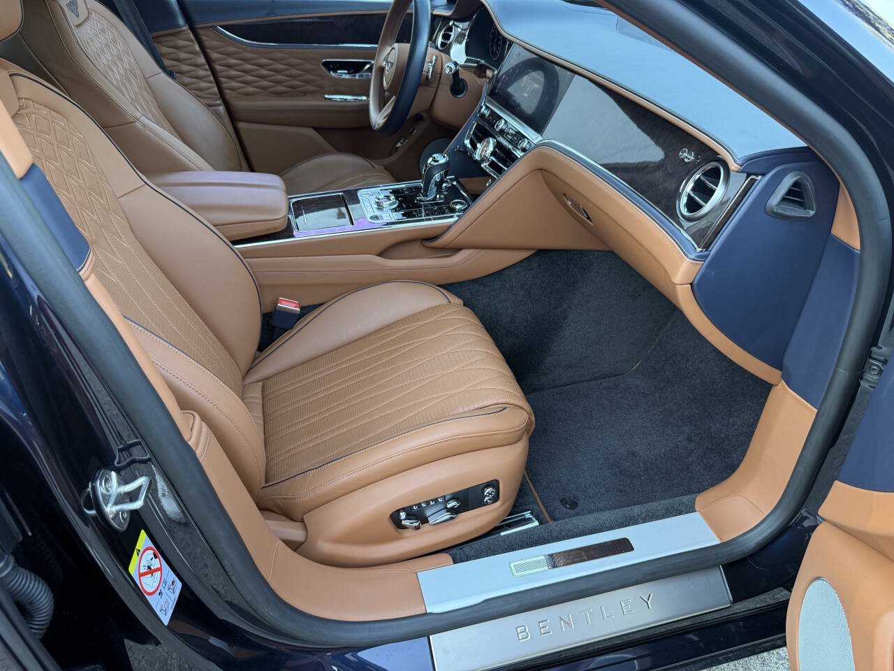 Used 2022 Bentley Flying Spur V8 AWD/4WD image 8