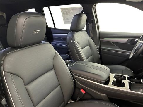 Certified 2025 Buick Enclave Sport Touring image 14