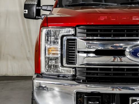 Used 2019 Ford F250 XLT w/ XLT Premium Package AWD/4WD image 39