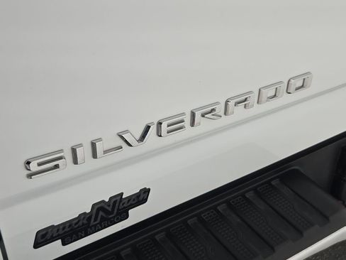 Used 2025 Chevrolet Silverado 2500 LTZ w/ LTZ Premium Package image 25