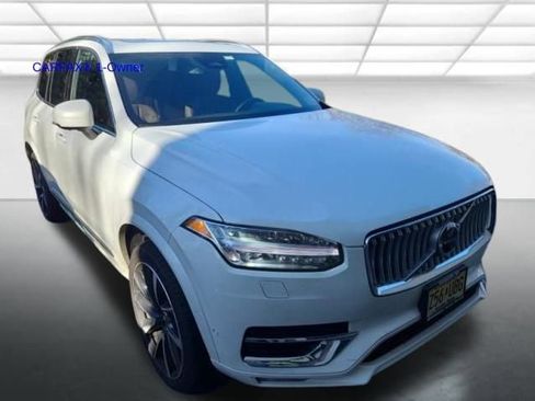 Certified 2024 Volvo XC90 B6 Plus image 13