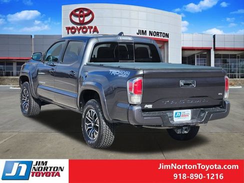 Used 2020 Toyota Tacoma TRD Sport image 8