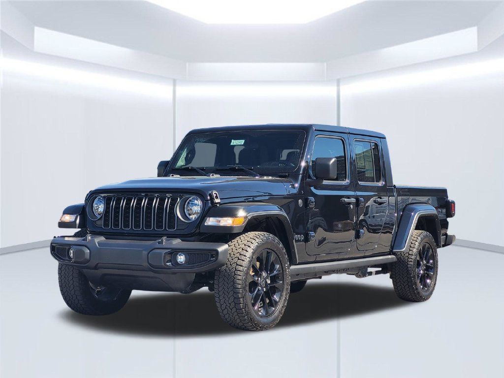 Used 2025 Jeep Gladiator Sport AWD/4WD image 8