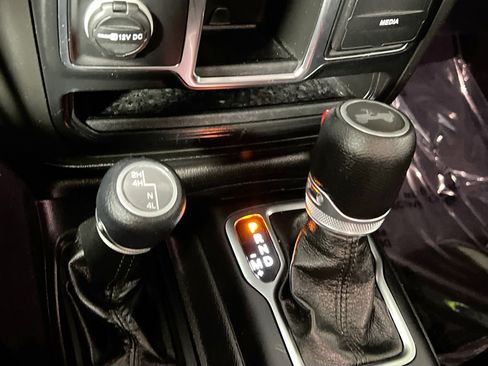 Used 2022 Jeep Wrangler Unlimited Sport AWD/4WD image 24