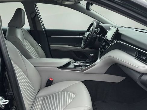 Used 2021 Toyota Camry SE w/ Audio Upgrade Package FWD image 14