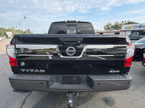 Used 2019 Nissan Titan Platinum Reserve AWD/4WD image 10