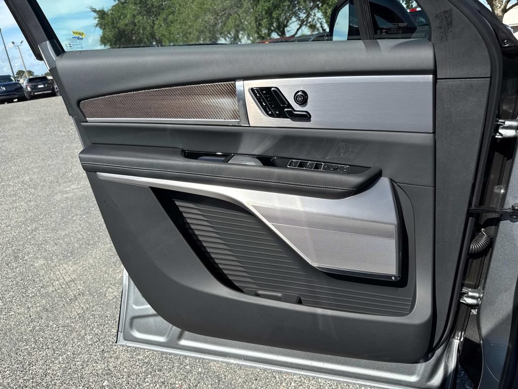 New 2026 Cadillac Vistiq Sport w/ LPO, Floor Liner Package AWD/4WD image 19