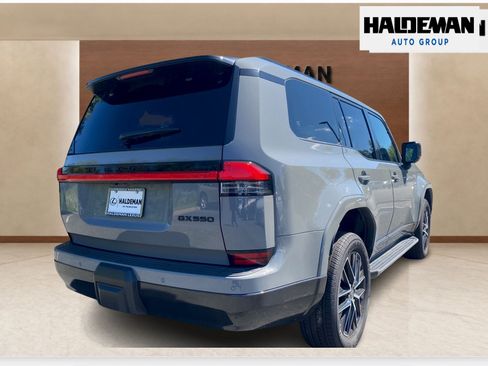Used 2026 Lexus GX 550 w/ Accessory Package (2T) AWD/4WD image 4